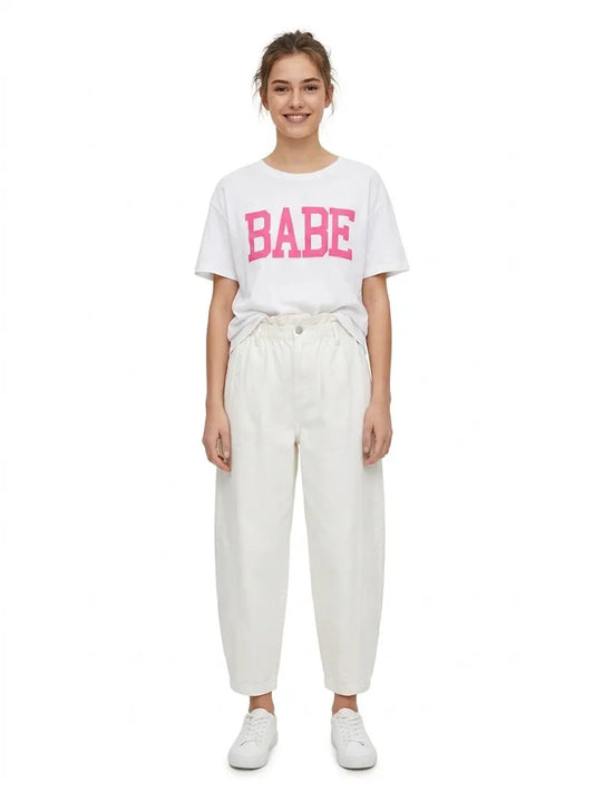 Camiseta BABE color blanco & fucsia