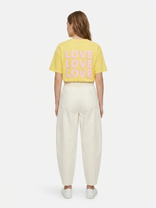 Camiseta LOVE LOVE LOVE color amarillo