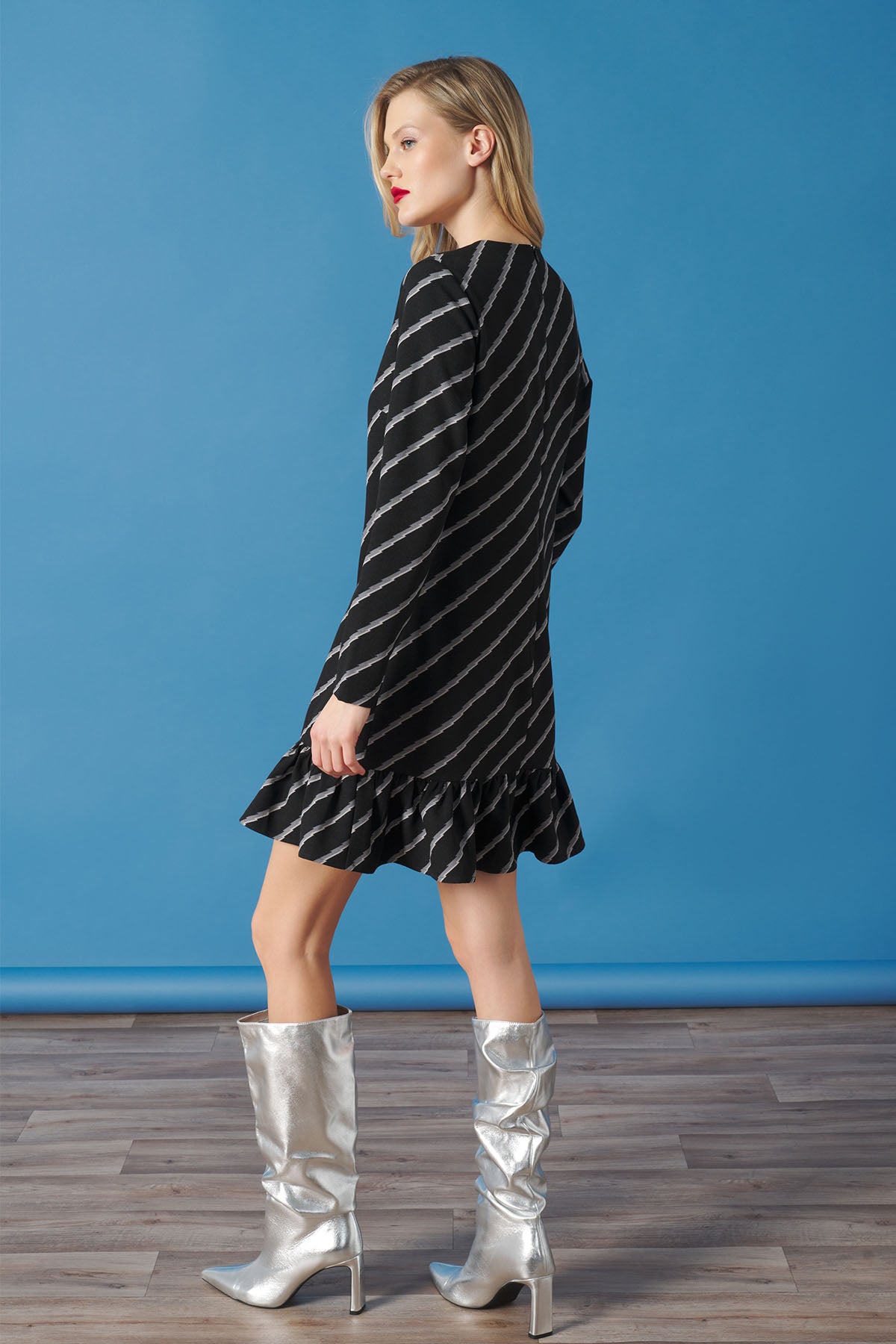Vestido negro rayos grises MINUETO
