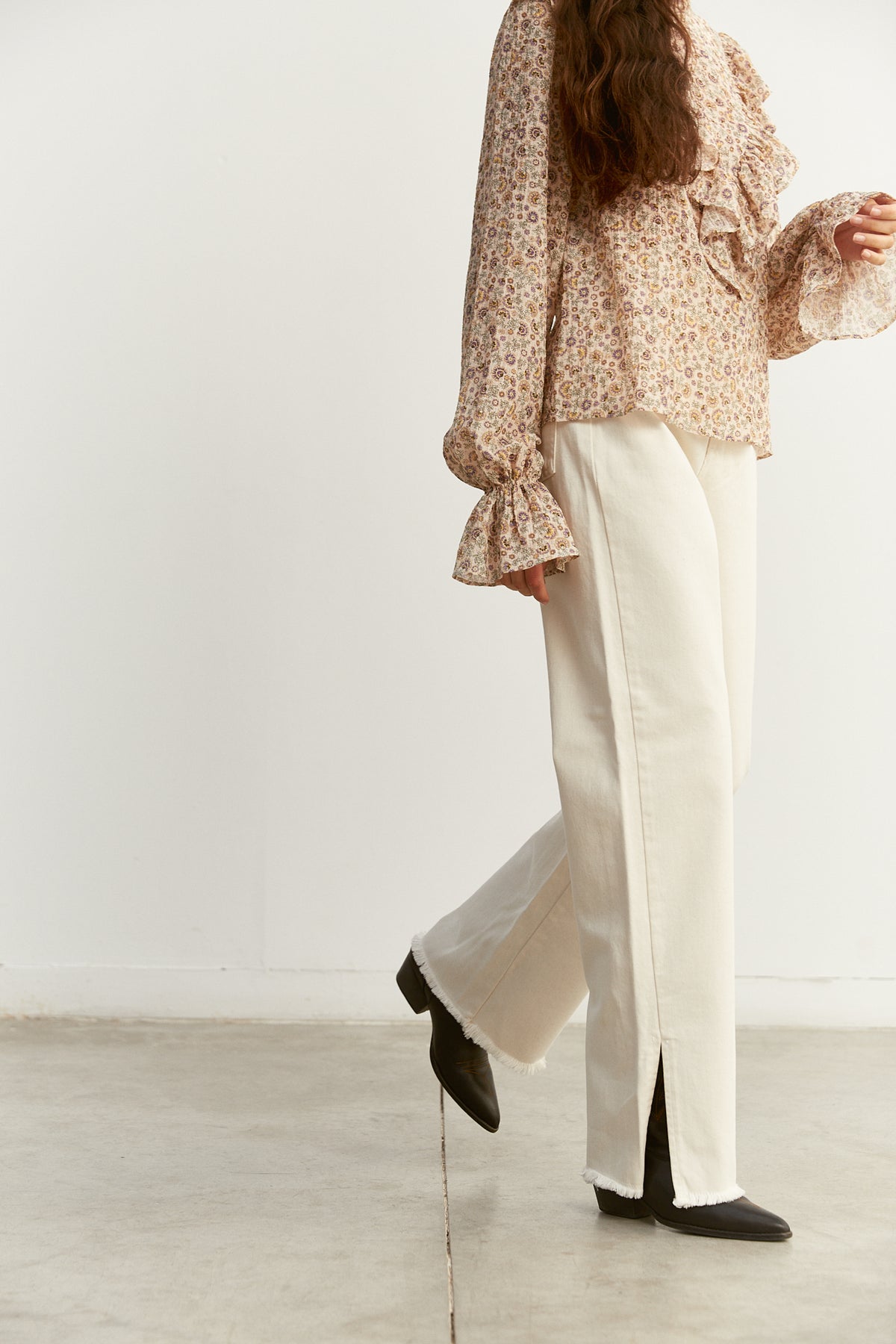 Pantalón bajo con abertura lateral NTB