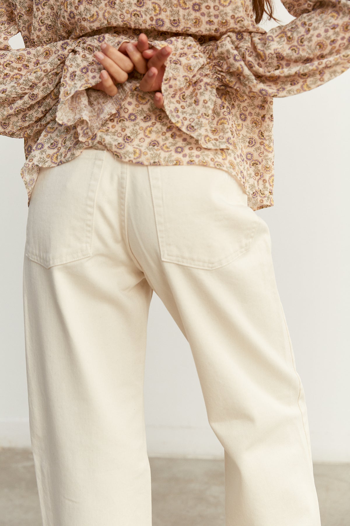 Pantalón bajo con abertura lateral NTB
