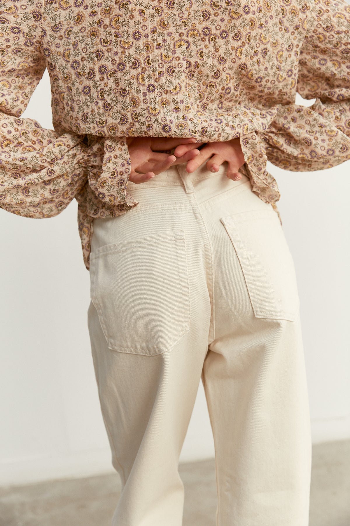 Pantalón bajo con abertura lateral NTB