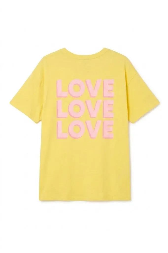Camiseta LOVE LOVE LOVE color amarillo