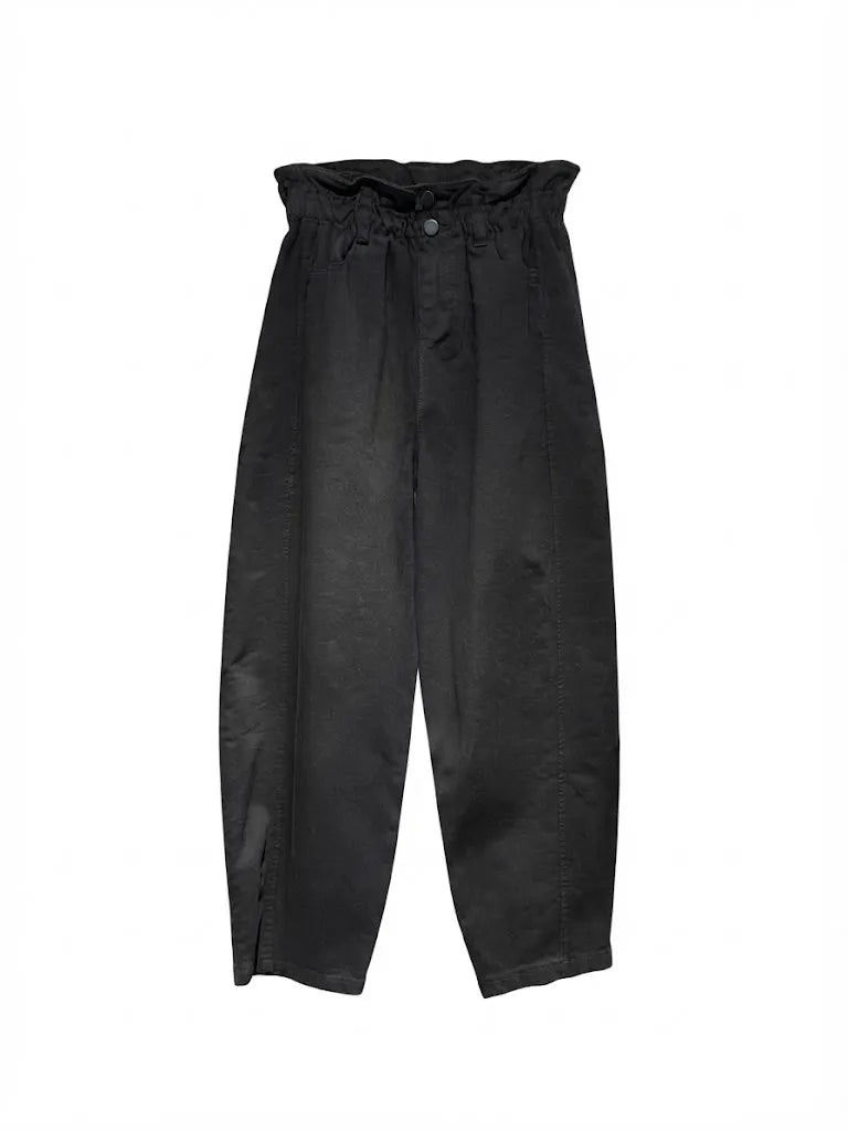 Pantalón carrot fit negro