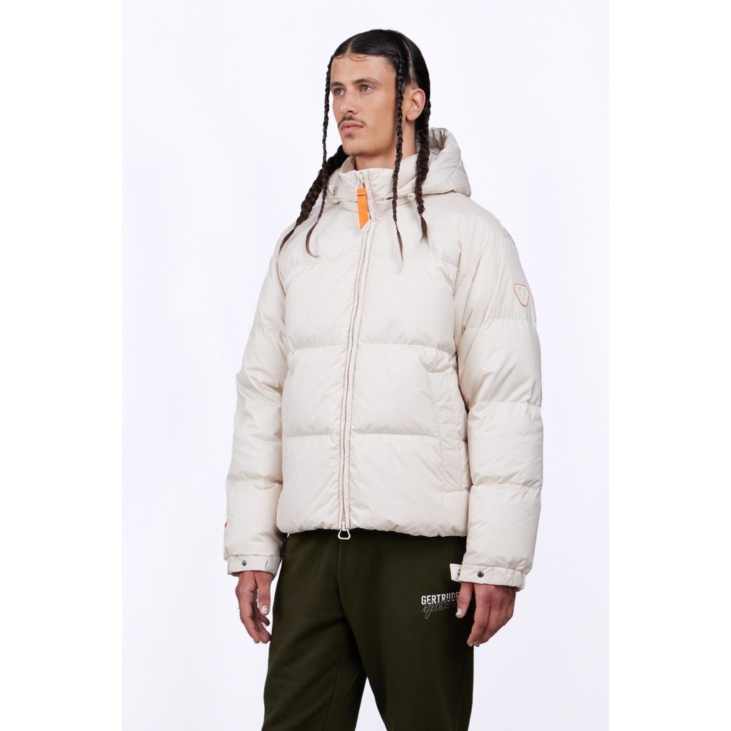 Plumífero unisex oversize color crudo GERTRUDE+GASTON