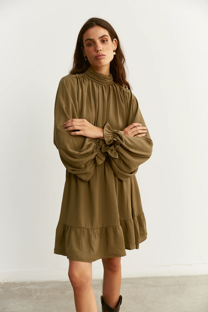 Vestido manga murciélago color oliva NTB