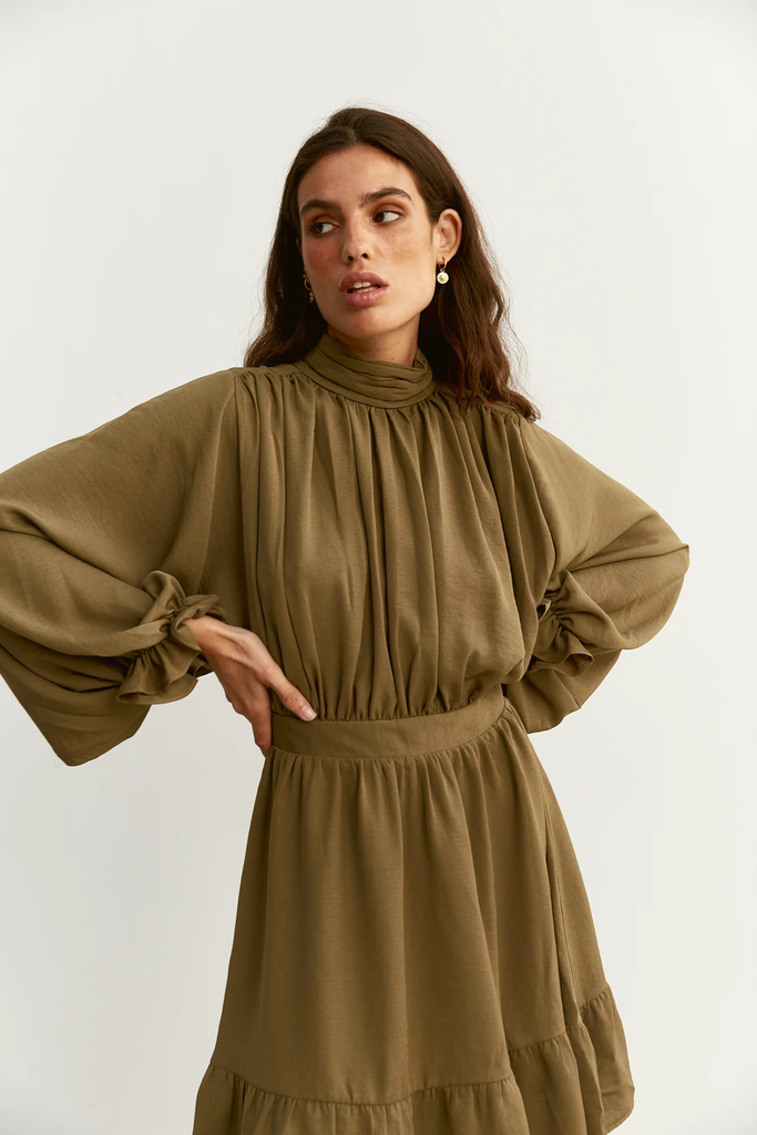 Vestido manga murciélago color oliva NTB