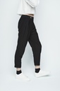 Pantalón de mujer tobillero con pliegues color negro