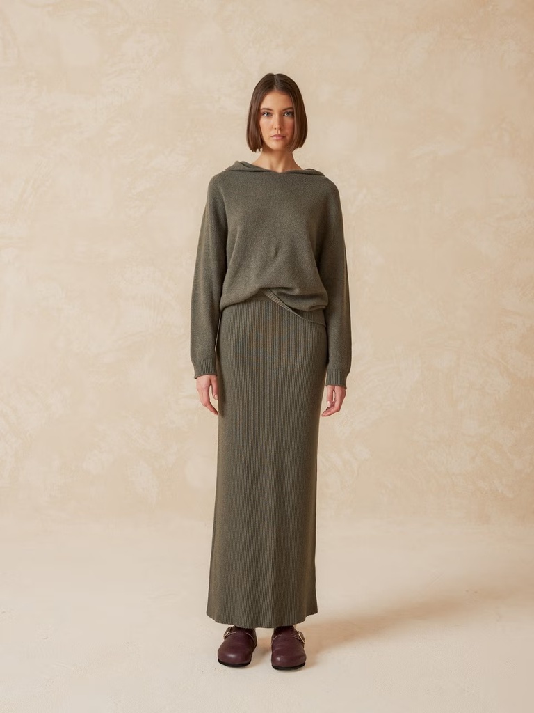 Falda lápiz canalé color khaki 