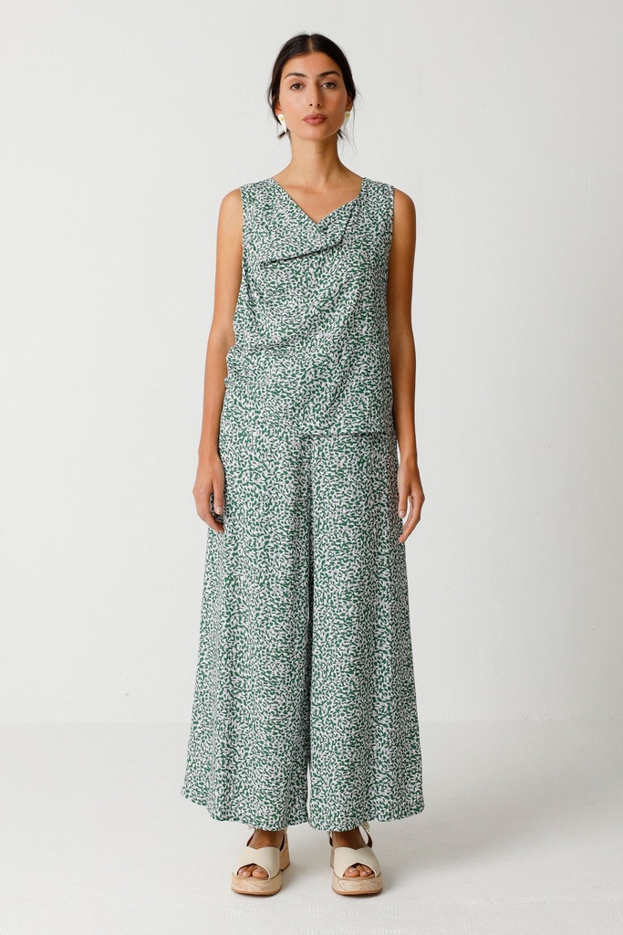 Camisa sin mangas estampado flores verdes