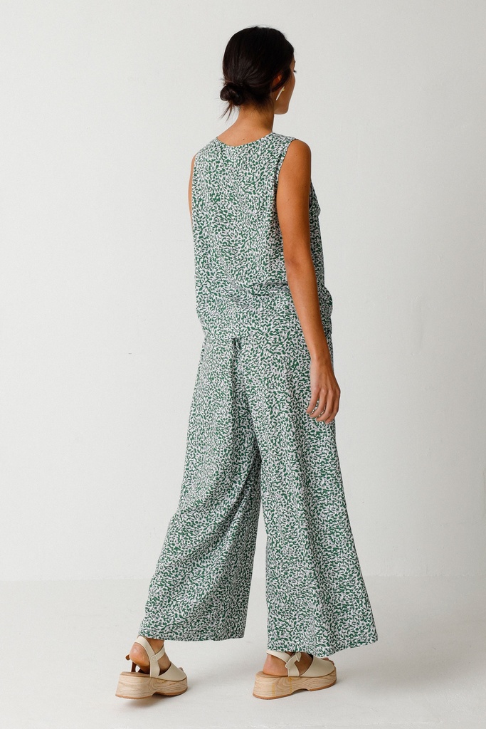 Camisa sin mangas estampado flores verdes