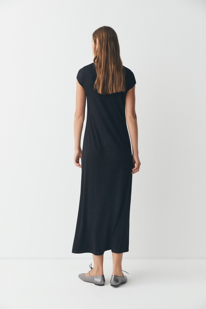 Vestido largo fluído color negro