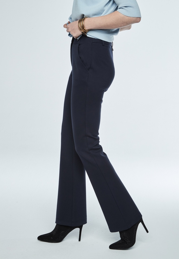  Pantalón flare con cierre delantero color negro