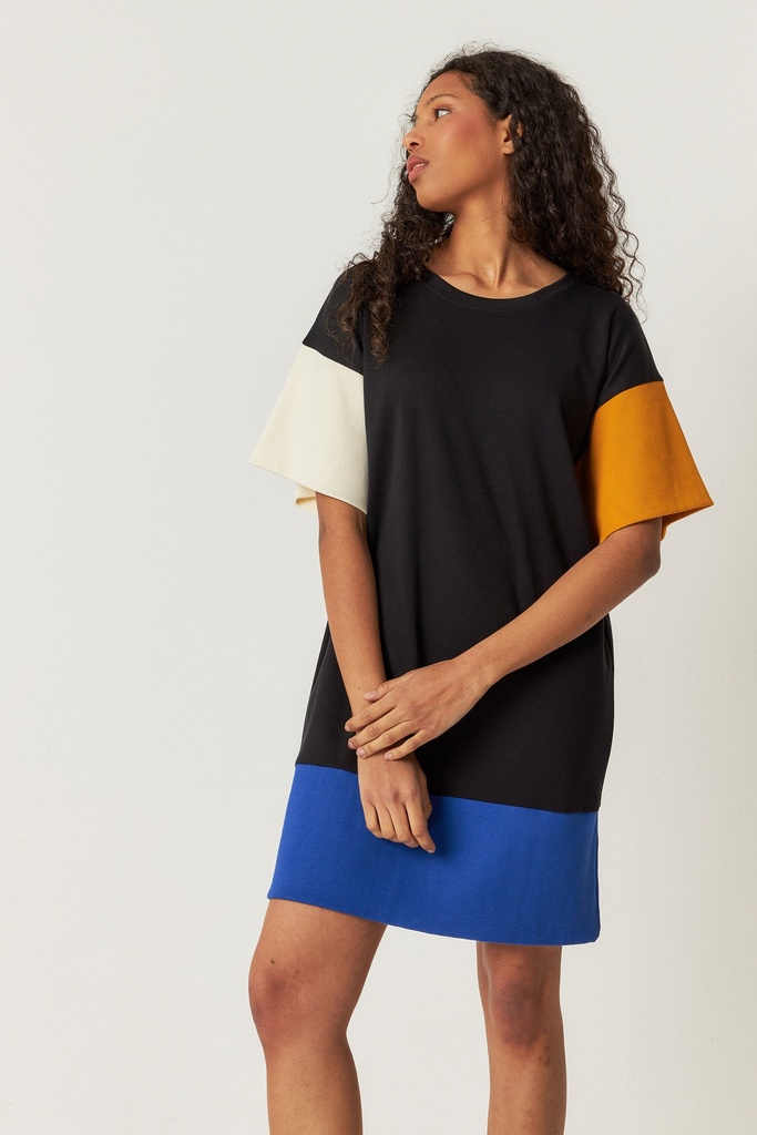 Vestido camiseta mangas anchas 