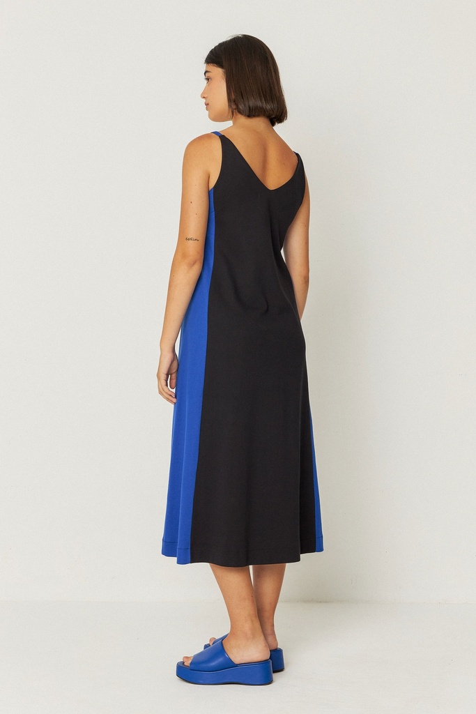 Vestido tirante acampanado