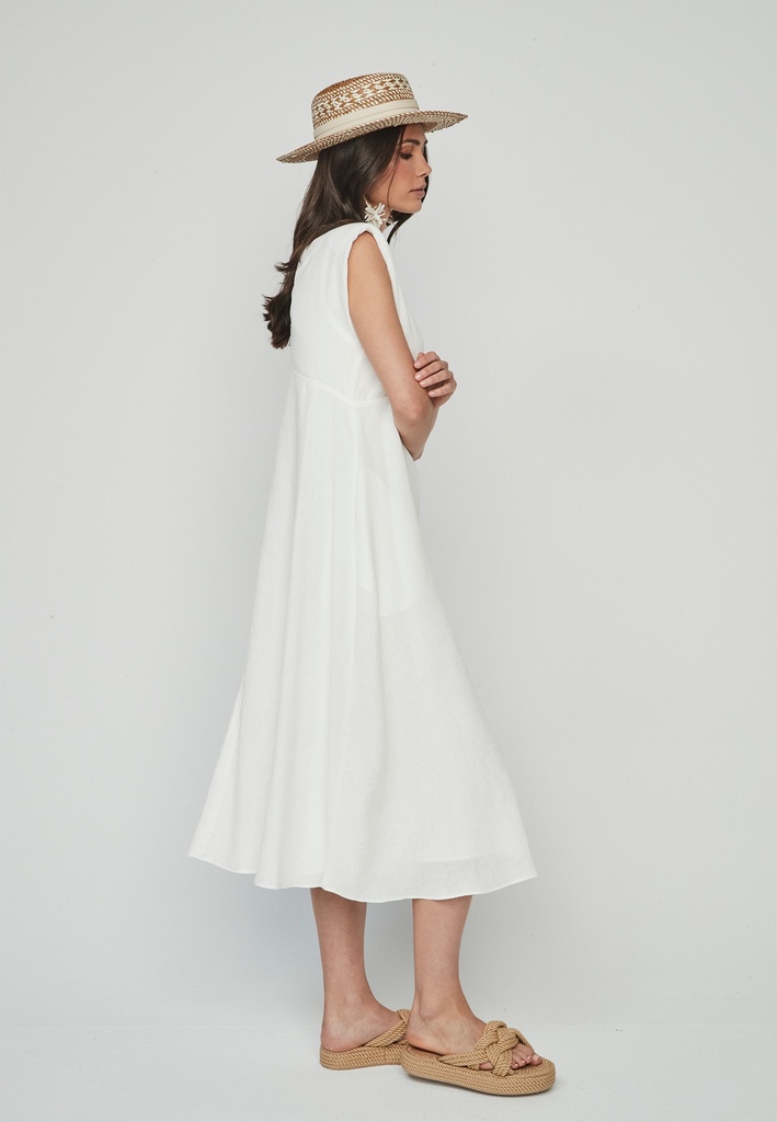Vestido sin mangas con vuelo