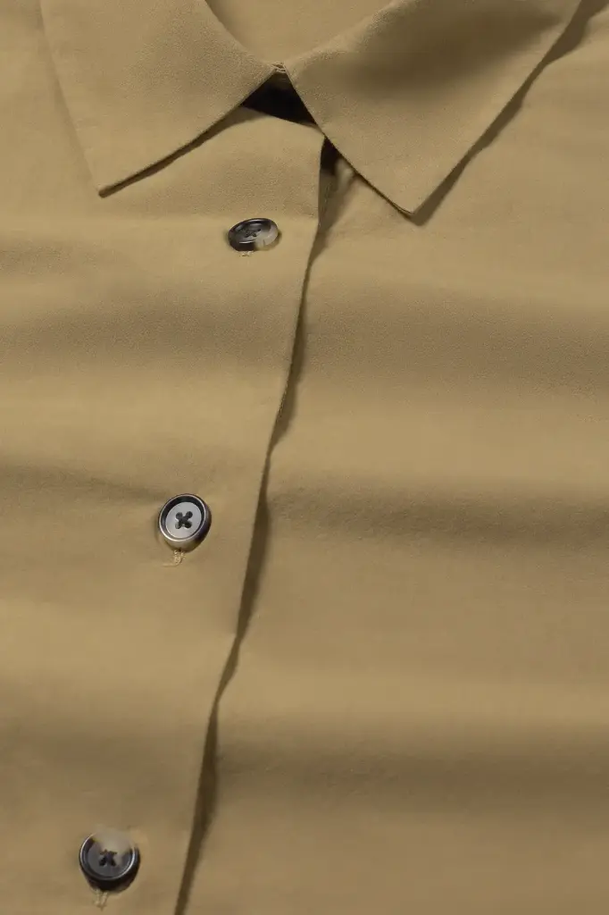 camisa-giorgio-khaki-silueteado-pv25-eseoese-3adl.webp