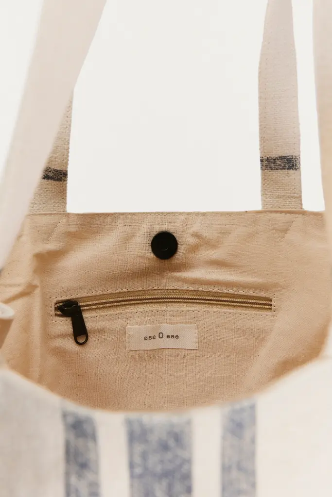 bolso-illetes-azul-pv25-eseoese-4adl.webp
