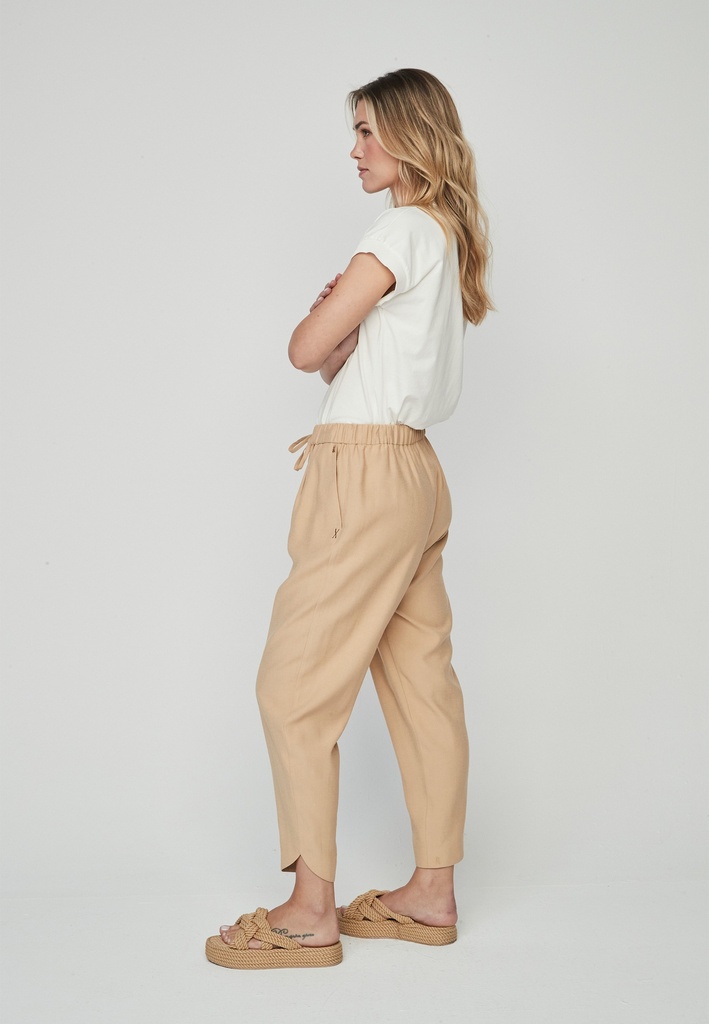 Pantalón camel 