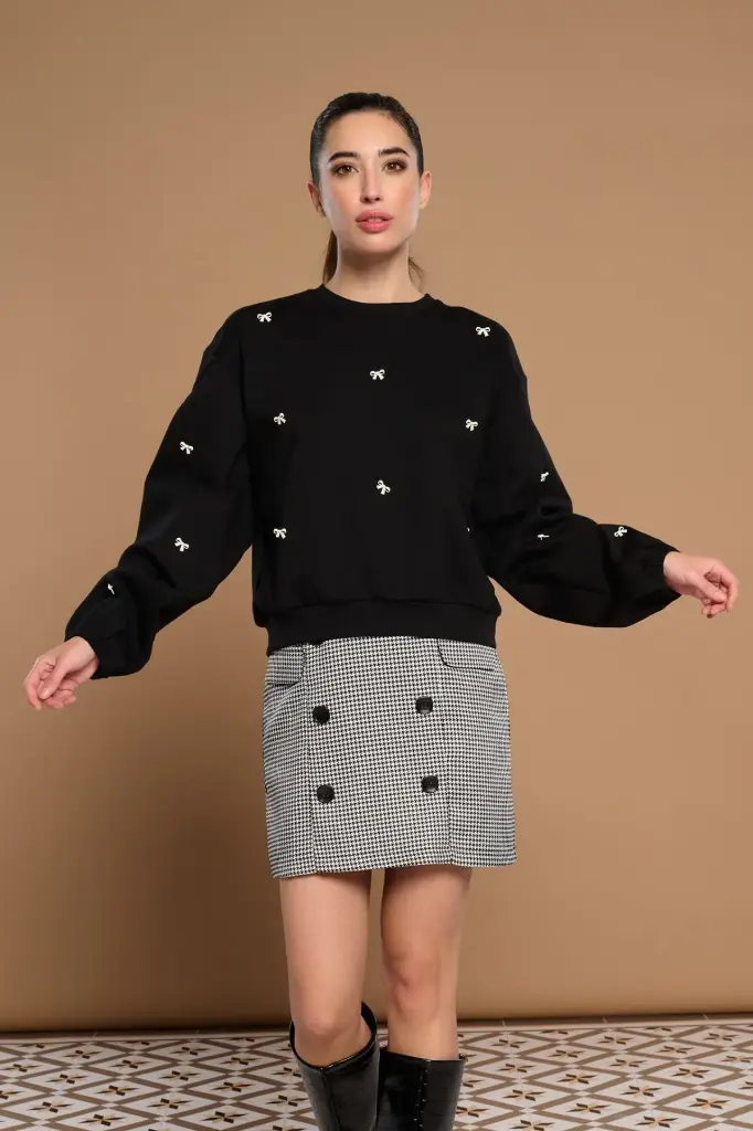 black-rose-sweatshirt.webp