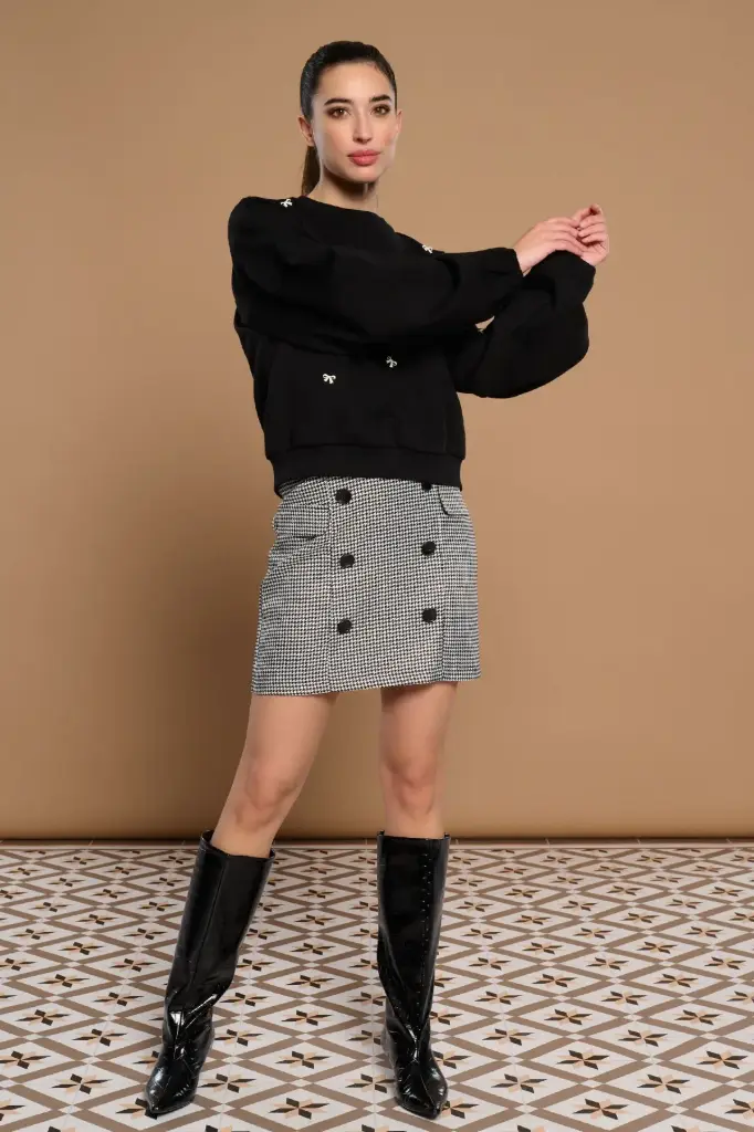black-rose-sweatshirt (1).webp