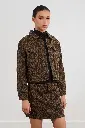 chaqueta-de-manga-larga-estampado-animal.webp