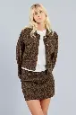 chaqueta-de-manga-larga-estampado-animal (3).webp