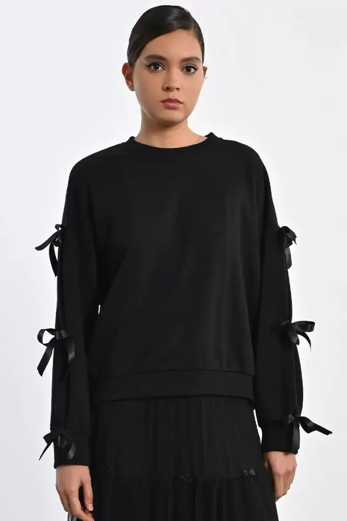 sudadera-de-manga-larga-detalle-lazos (1).webp