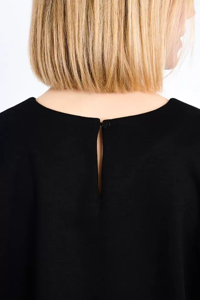 top-de-manga-corta-cierre-boton-en-la-nuca (4).webp