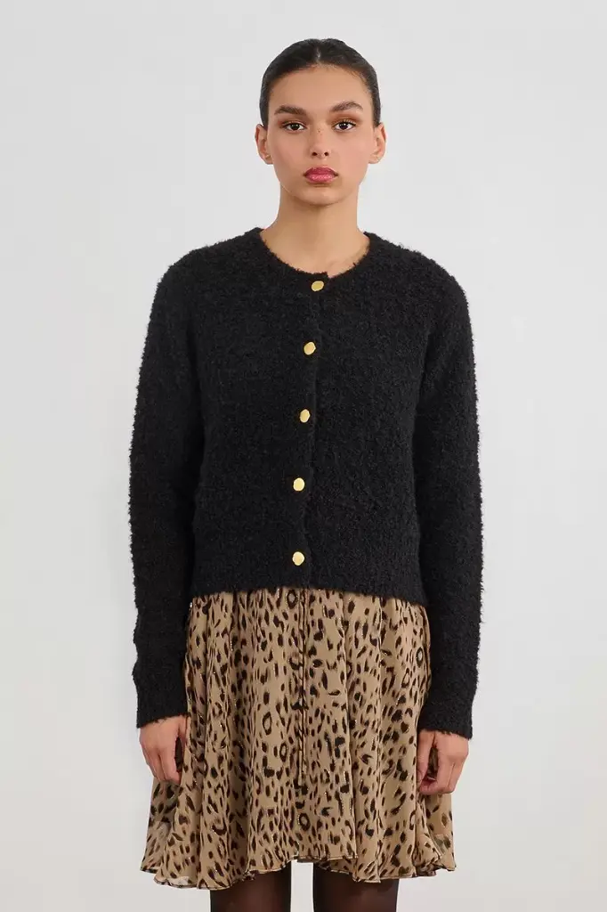 cardigan-de-manga-larga-en-tejido-suave (2).webp
