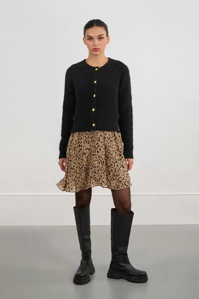cardigan-de-manga-larga-en-tejido-suave.webp