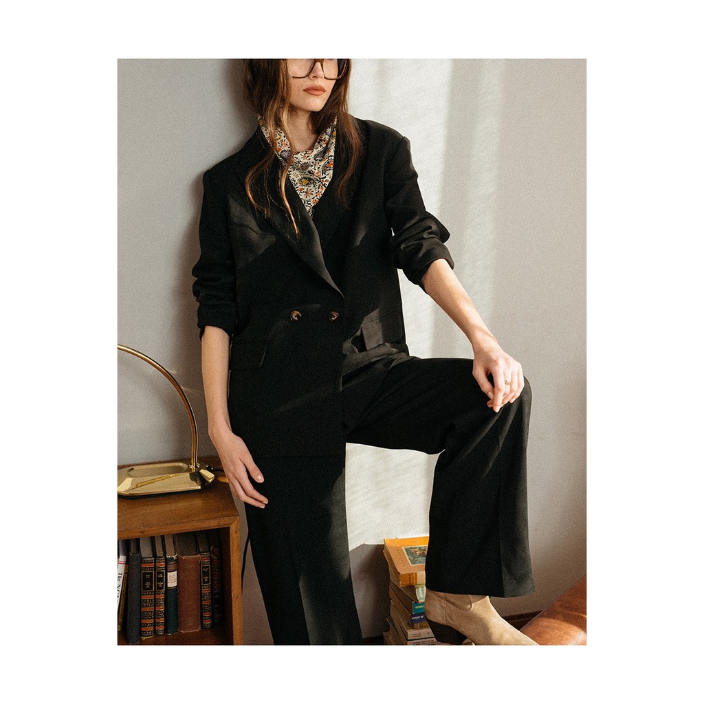 Pantalón de pierna ancha con  cintura alta largo 7/8 color negro