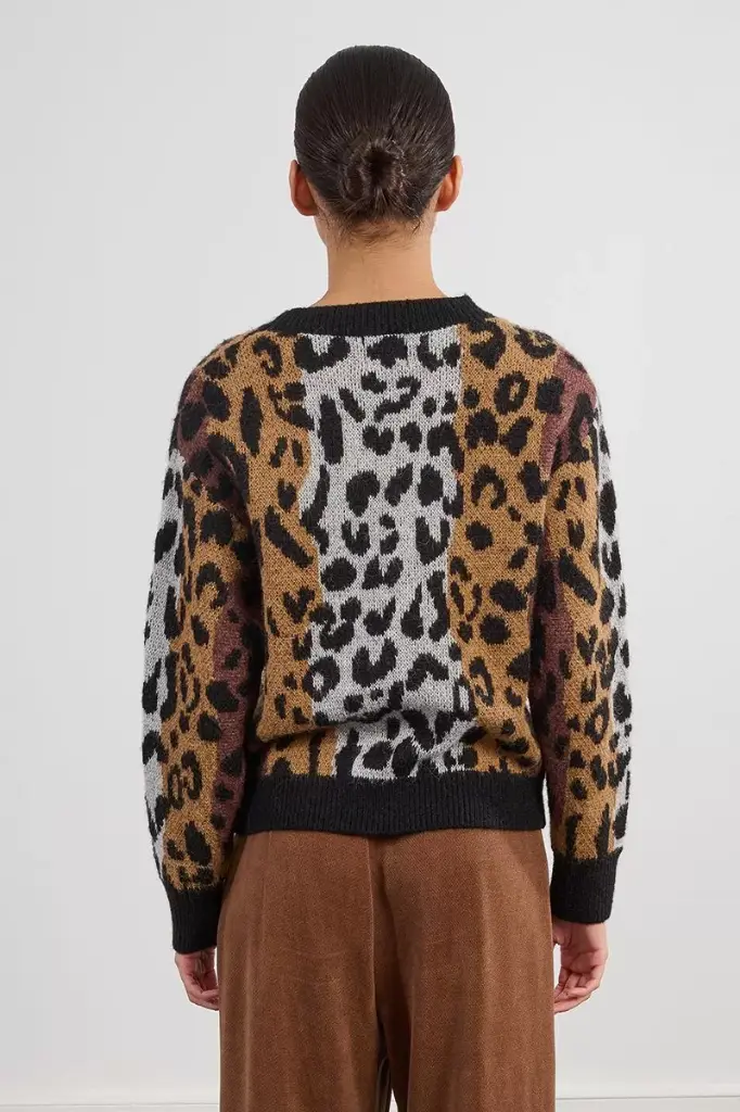 jersey-de-manga-larga-estampado-animal (3).webp
