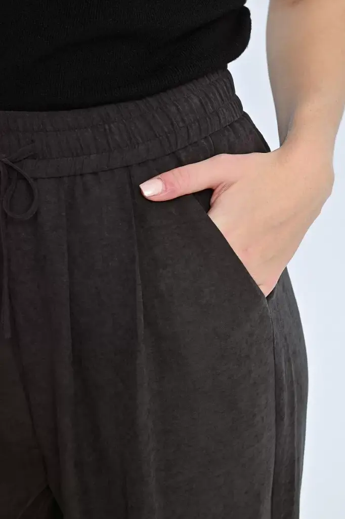 pantalon-largo-perneras-anchas (4).webp