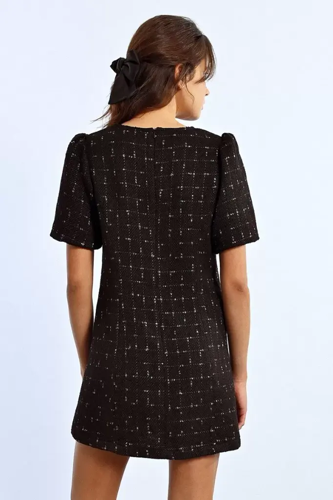 vestido-de-manga-corta-estampado-cuadros (3).webp