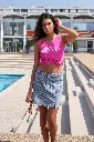 falda-corta-con-estampado-.webp