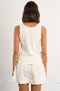 top-de-mujer-sin-manga-con-estampado- (1).webp