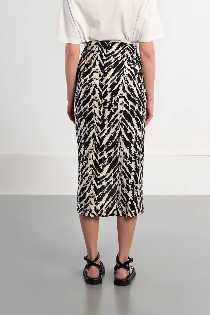 falda-midi-asimetrica-estampado-rayas- (1).webp