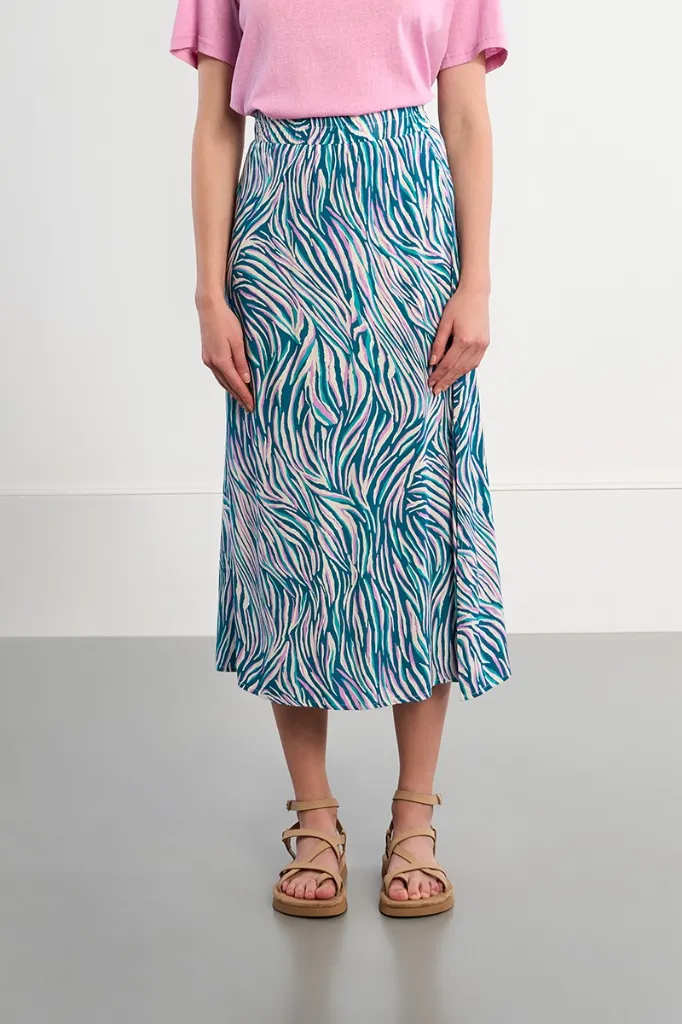 falda-larga-con-estampado-multicolor- (2).webp