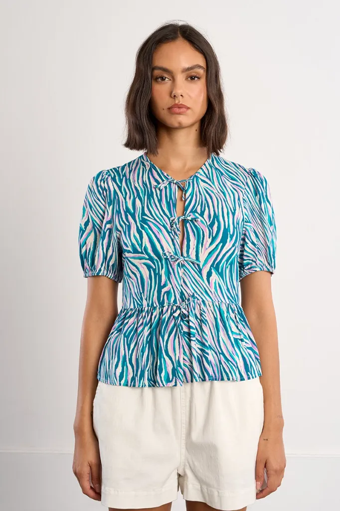 top-de-mujer-de-manga-corta-con-estampado-y-lazada- (3).webp