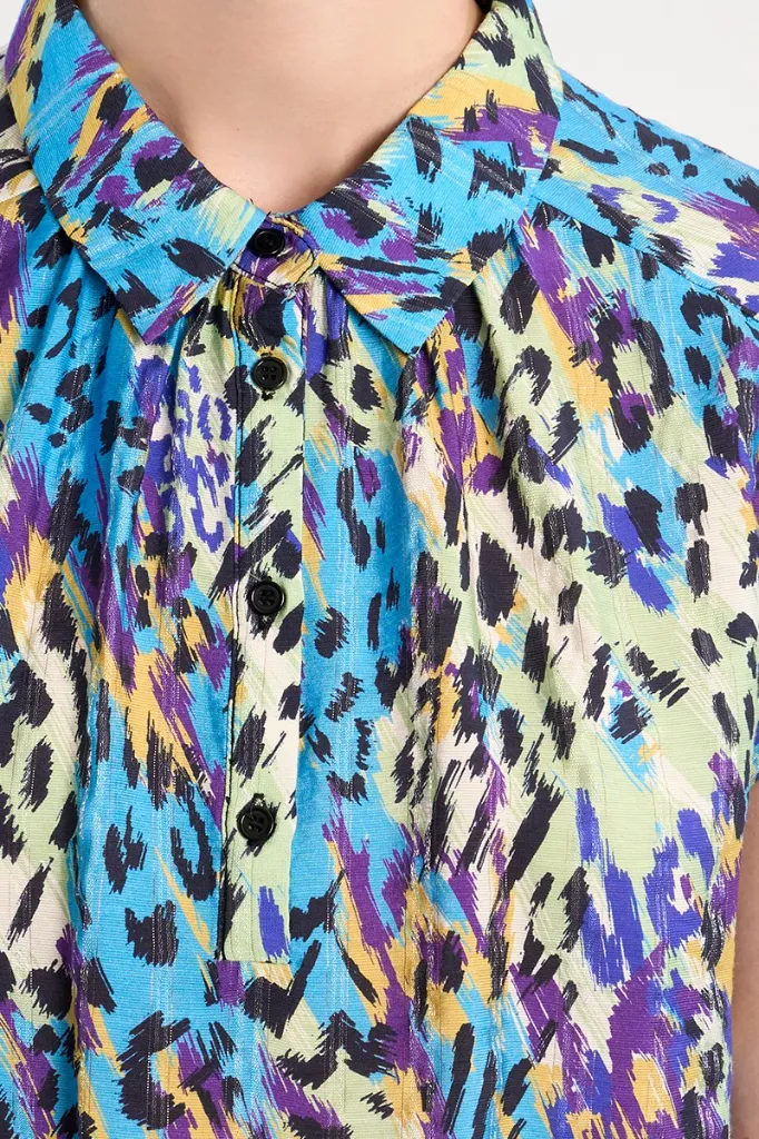 top-de-mujer-de-manga-corta-con-estampado-animal- (2).webp