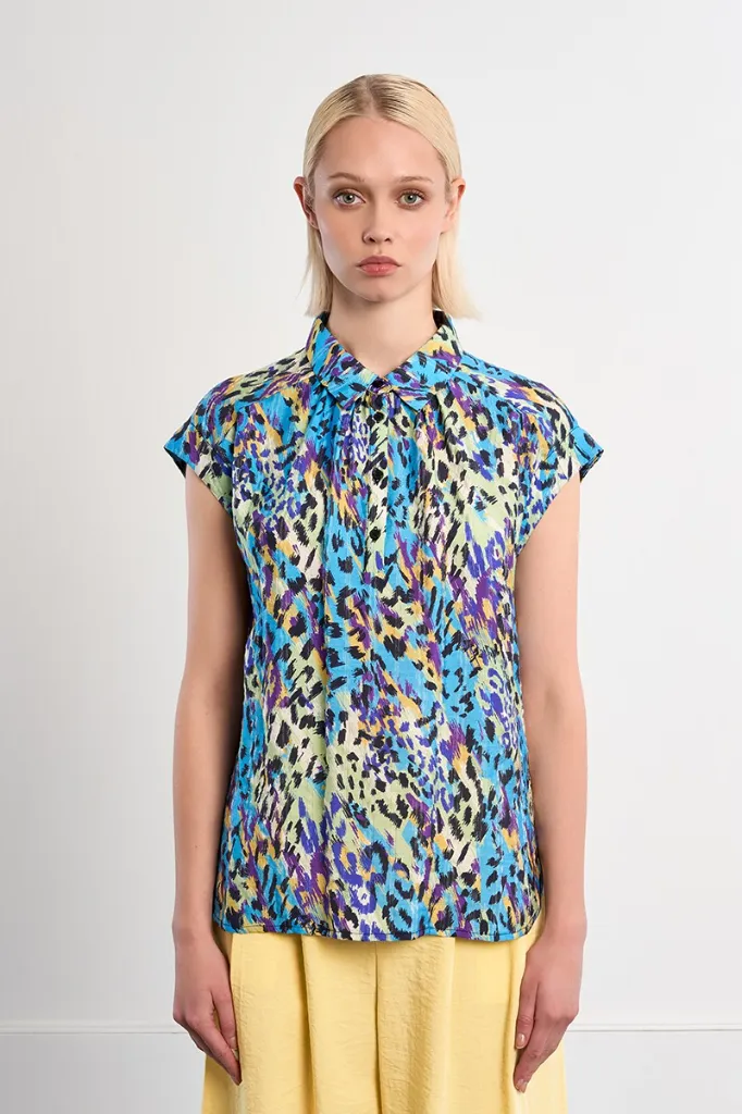 top-de-mujer-de-manga-corta-con-estampado-animal- (1).webp