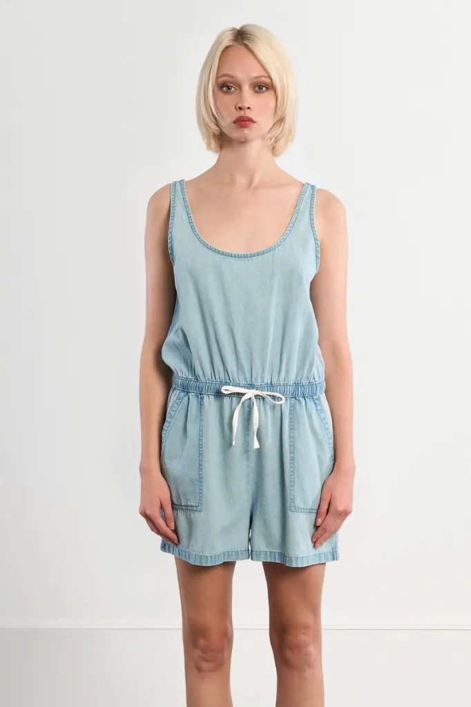 mono-de-mujer-corto-de-tirantes-vaquero- (2).webp