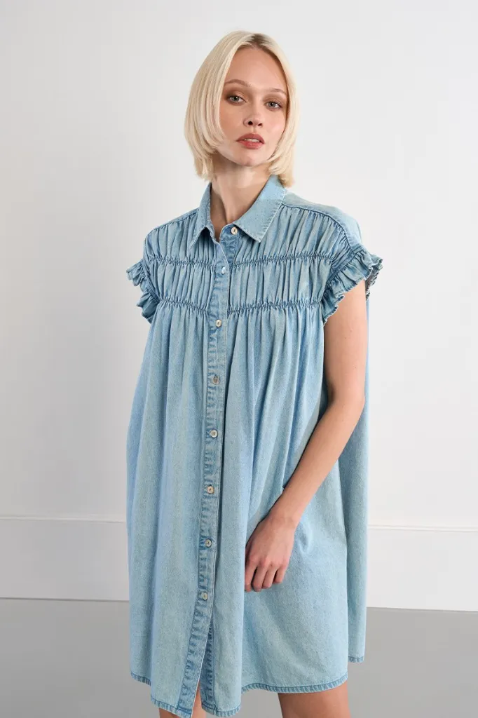 vestido-de-manga-corto-vaquero-detalle-pliegues-.webp