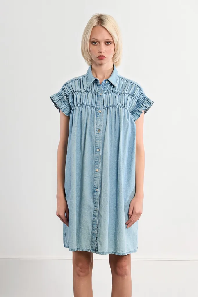 vestido-de-manga-corto-vaquero-detalle-pliegues- (3).webp