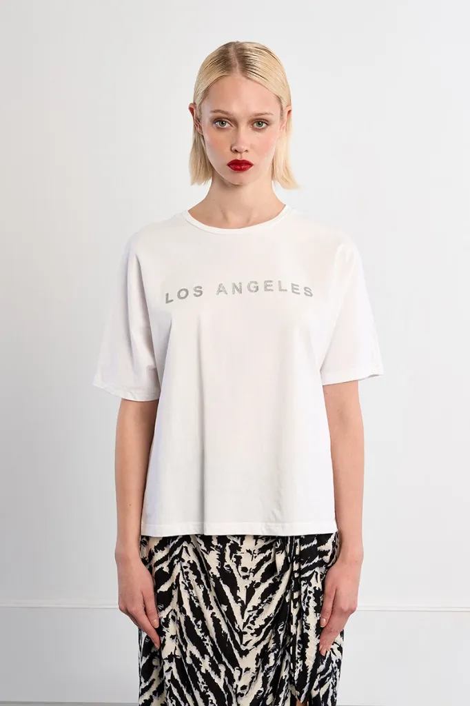camiseta-de-mujer-de-manga-corta-con-estampado-frontal- (2).webp