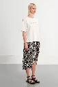camiseta-de-mujer-de-manga-corta-con-estampado-frontal- (4).webp