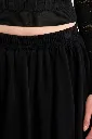 falda-corta-con-pliegues- (1).webp