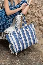 bolso-de-mujer-de-tela-con-estampado-y-flecos- (2).webp