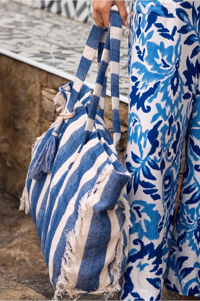 bolso-de-mujer-de-tela-con-estampado-y-flecos- (4).webp